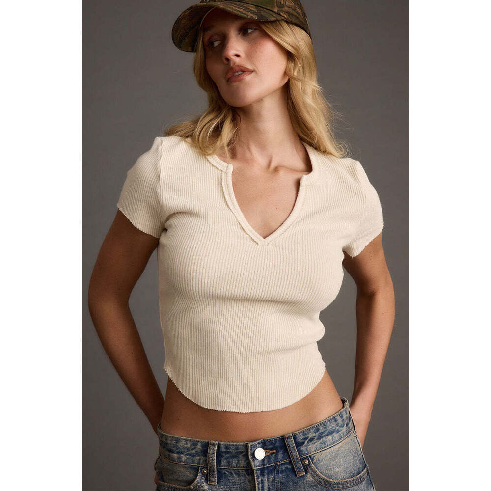 V-Neck Ribbed Cropped Tee - Picture 2 of 3